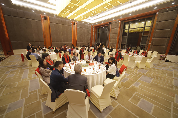 羞羞视频在线观看材料（liào）年會（huì）02