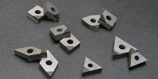 為何合金油汙要用水基（jī）的合金清洗劑呢？