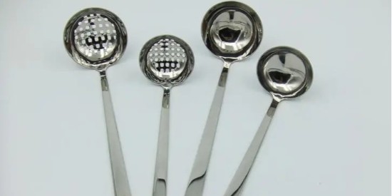 關於不（bú）鏽鋼零部件（jiàn）焊接氧化後的焊點清洗劑應用