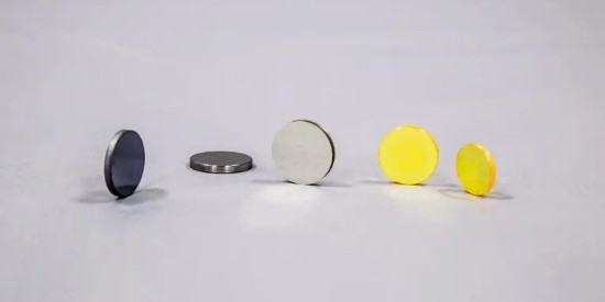 選擇砷化（huà）镓清洗劑快（kuài）速去除有機（jī）物（wù）、粉塵（chén）以及氧（yǎng）化層