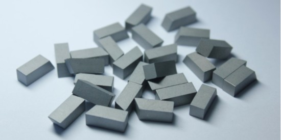 硬質合金刀（dāo）具應（yīng）該選用什麽清洗劑，你知道嗎？