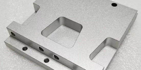 快速（sù）了解鋁毛刺清洗劑的特點與優勢