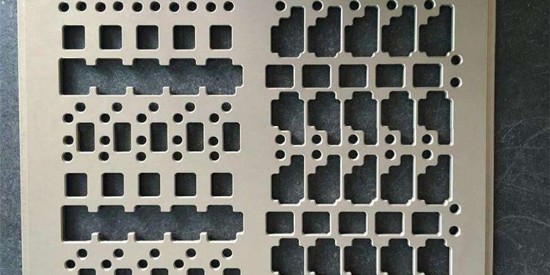 關於smt行業中水基鋼網清洗劑的重要性