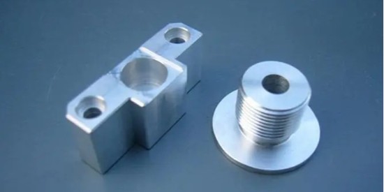 鋁件（jiàn）專用清洗（xǐ）劑（jì）的（de）應用