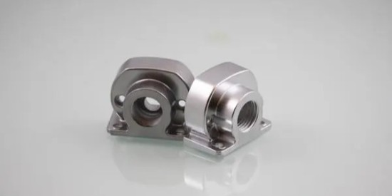 去除高光鏡麵鋁（lǚ）合金髒汙（wū）就選研磨液清洗劑