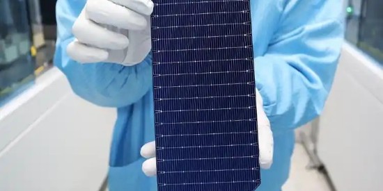 光伏（fú）矽片清洗劑是矽片製造工藝不可或（huò）缺的化學藥水