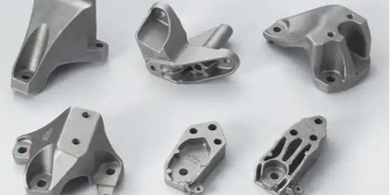 水基環保型的零部（bù）件工業清洗劑更符合企業的選擇（zé）